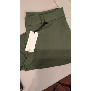 Swet Tailor Everyday Chino SHORT in Medium Sage Green size 28